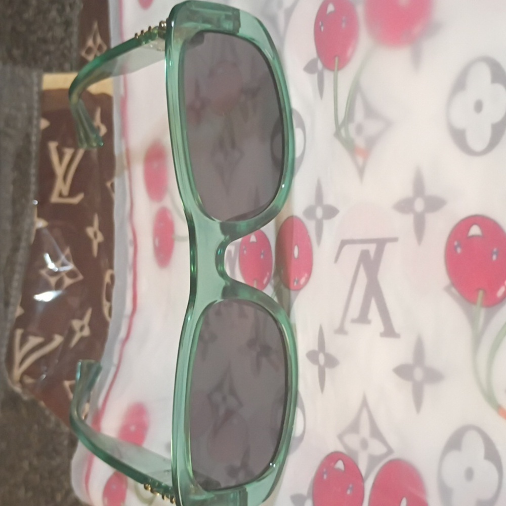 Source Unknown Transparent Green Sunglasses with … - image 2